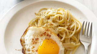 パルメッジャーノと卵のスパゲッティ