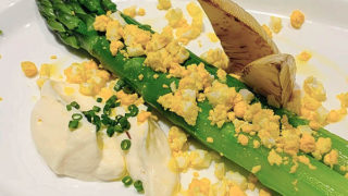 グリーンアスパラガスのミモザ風