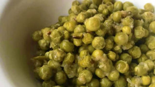 グリンピースの蒸し煮