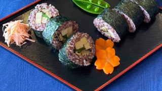 高野豆腐と干し椎茸の玄米巻き寿司