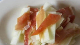 ウドと生ハムのマリネ