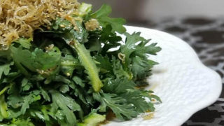 春菊と瀬戸内ちりめんじゃこの和風サラダ