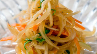 新玉ねぎの醤油漬け