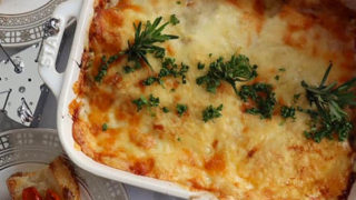 【長ネギ・ベーコン・トマトのマヨグラタン