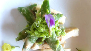 スナップエンドウと長芋の梅胡麻和え