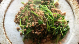 花椒とルッコラと挽肉炒め