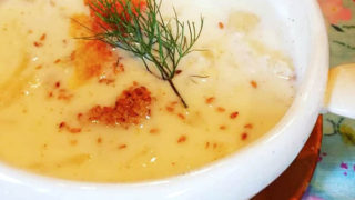 カリフラワーと大豆の味噌豆乳soup