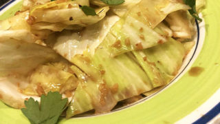 春キャベツのアンチョビガーリック炒め