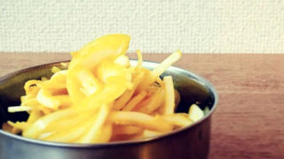 新玉ねぎのアチャール