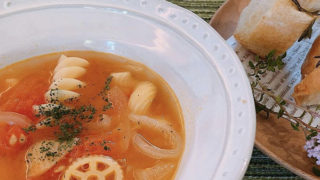 トマトとマカロニのスープ